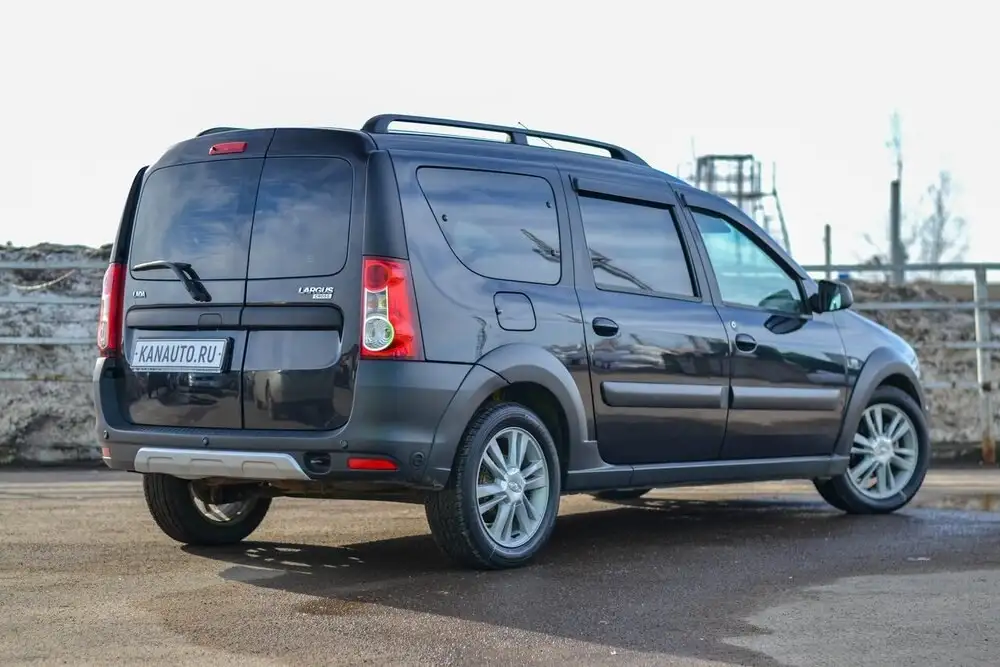 Продажа Lada Largus Cross 2017 года - Авто в Канаш