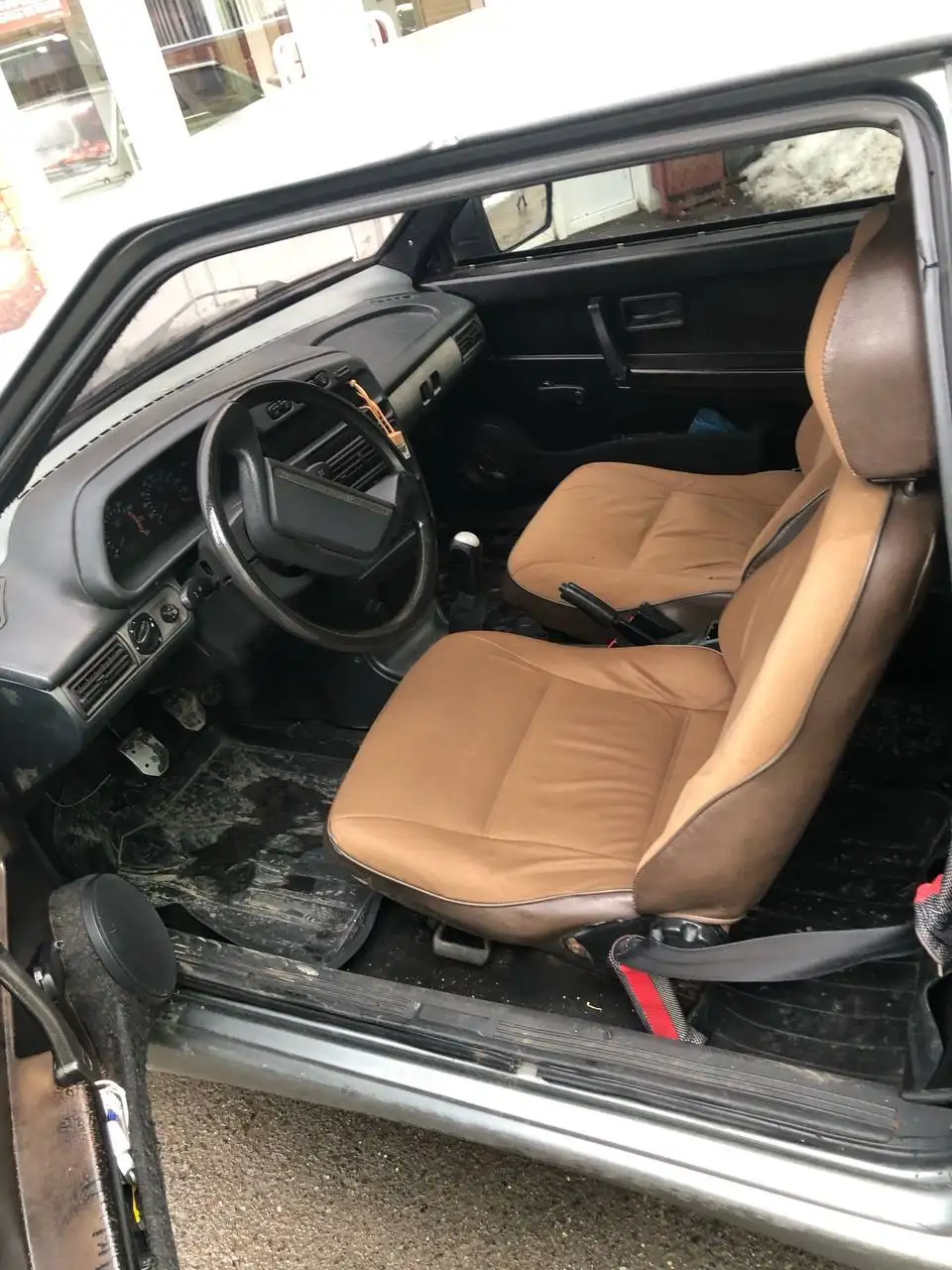 Продажа автомобиля 2006 года на ходу - Авто в Неизвестно