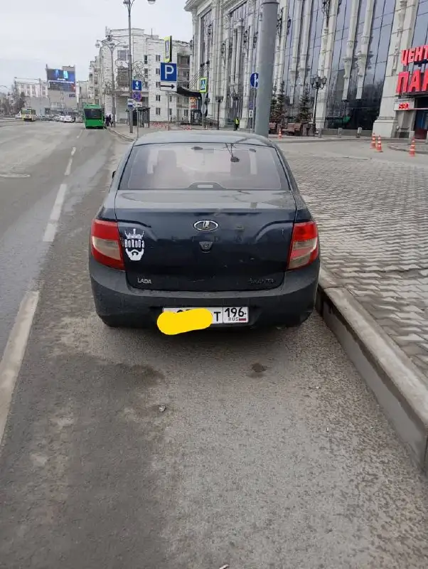 Автомобиль 2012 года, 1.6 бензин - Легковые автомобили (Авто) в Екатеринбург