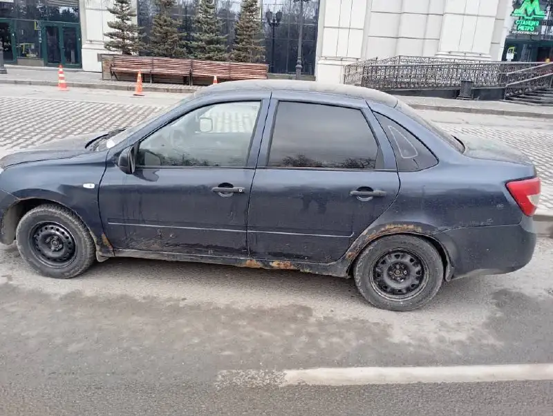 Автомобиль 2012 года, 1.6 бензин - Легковые автомобили (Авто) в Екатеринбург