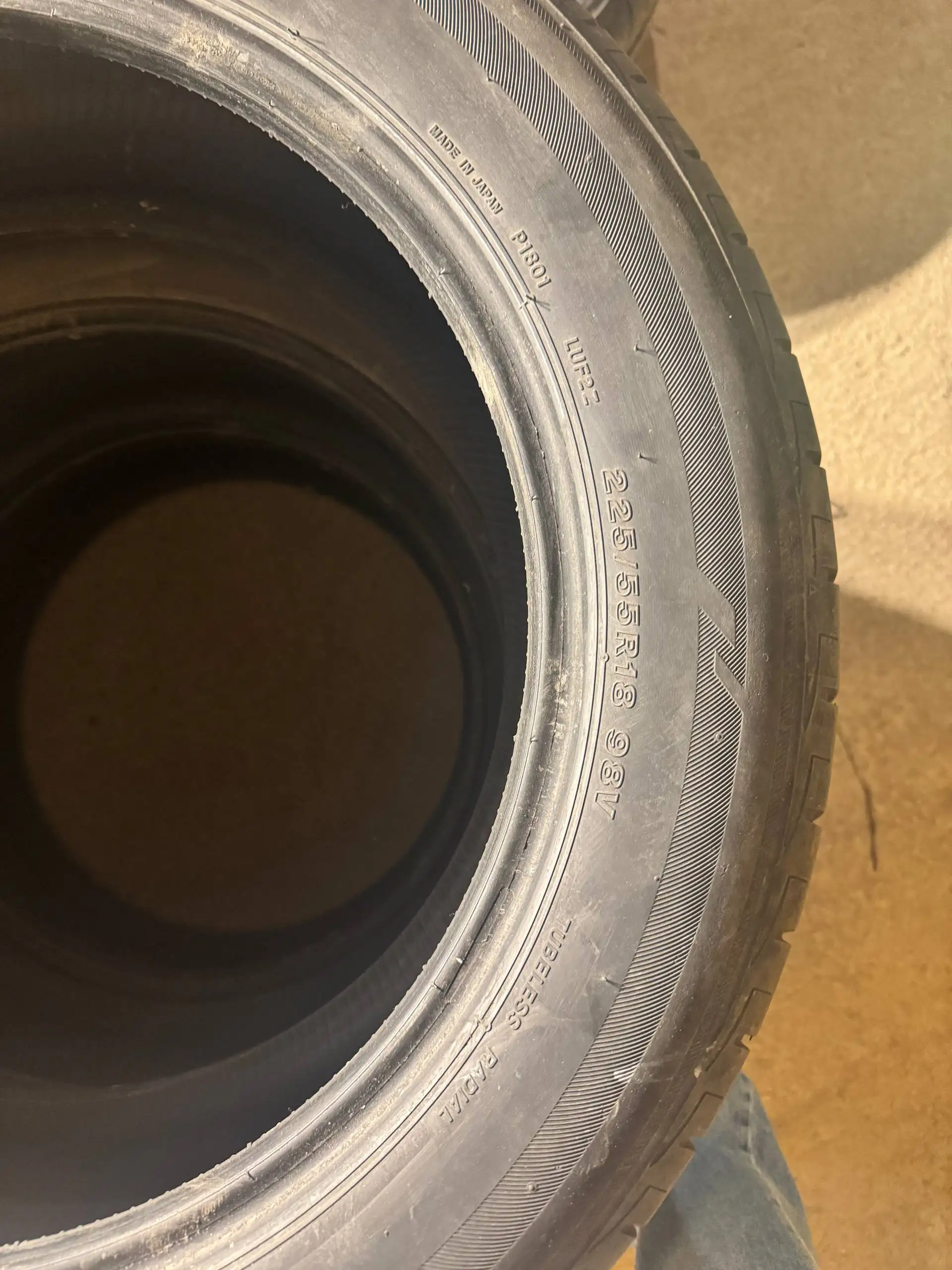 Продажа резины Bridgestone Lufthansa rv II 225/55 R18 98V - Шины и диски (Авто) в Неизвестно