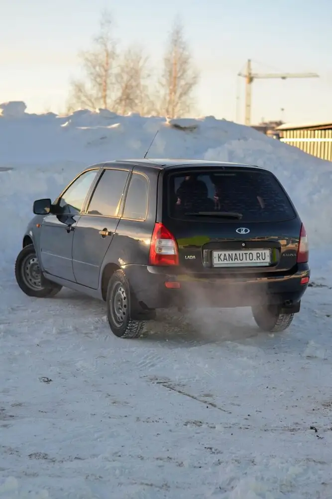 Продажа Lada Kalina 2011 года - Легковые автомобили (Авто) в Канаш