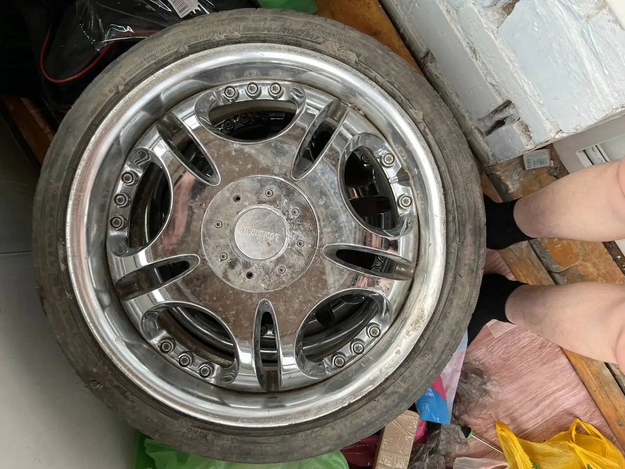 Продам 17 диски с резиной - Запчасти (Авто) в Неизвестно