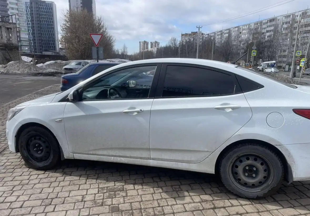 Продажа Hyundai Solaris 2015 года - Легковые автомобили (Авто) в Казань