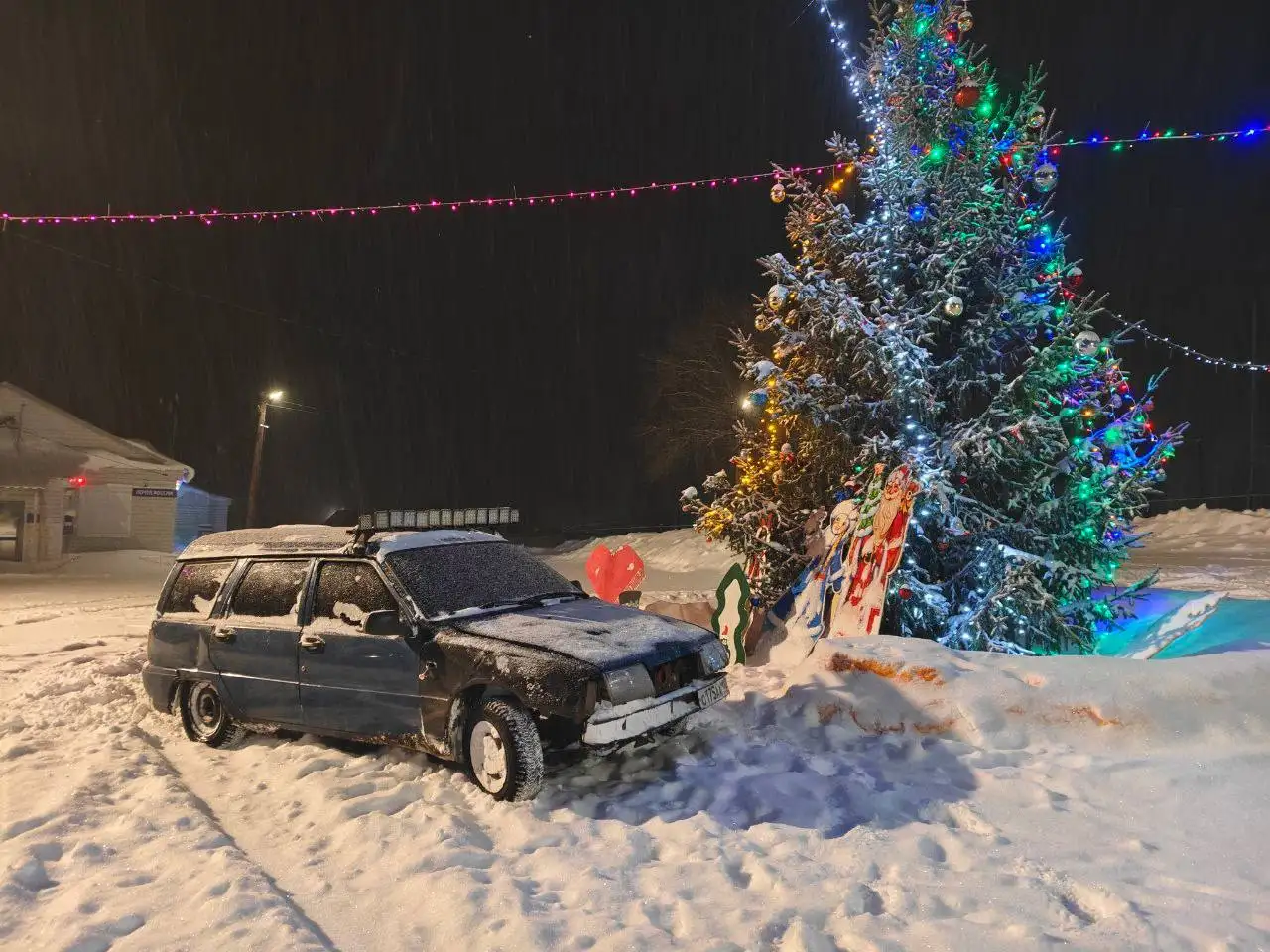 Двигатель от ВАЗ 2107 с неисправностями и новой зимней резиной - Двигатели (Запчасти) в Стерлитамак