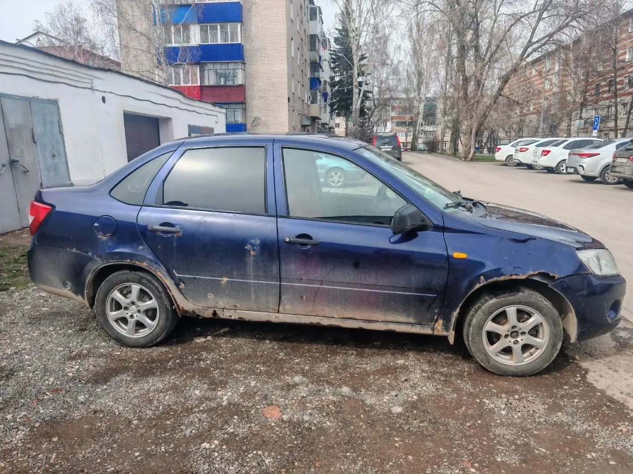 Автомобиль 2012 года с газовым оборудованием - Легковые автомобили (Авто) в Неизвестно