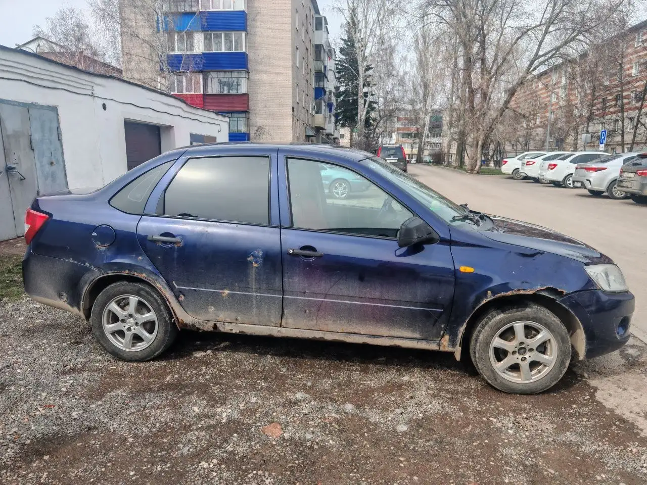 Автомобиль 2012 года с газовым оборудованием - Легковые автомобили (Авто) в Неизвестно