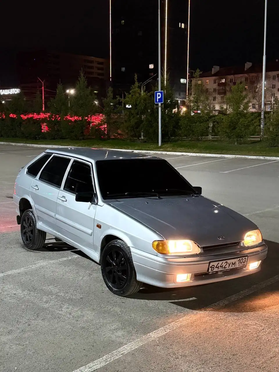 Продам ВАЗ 2114 на шестнадцатых дисках - Легковые автомобили (Авто) в Неизвестно