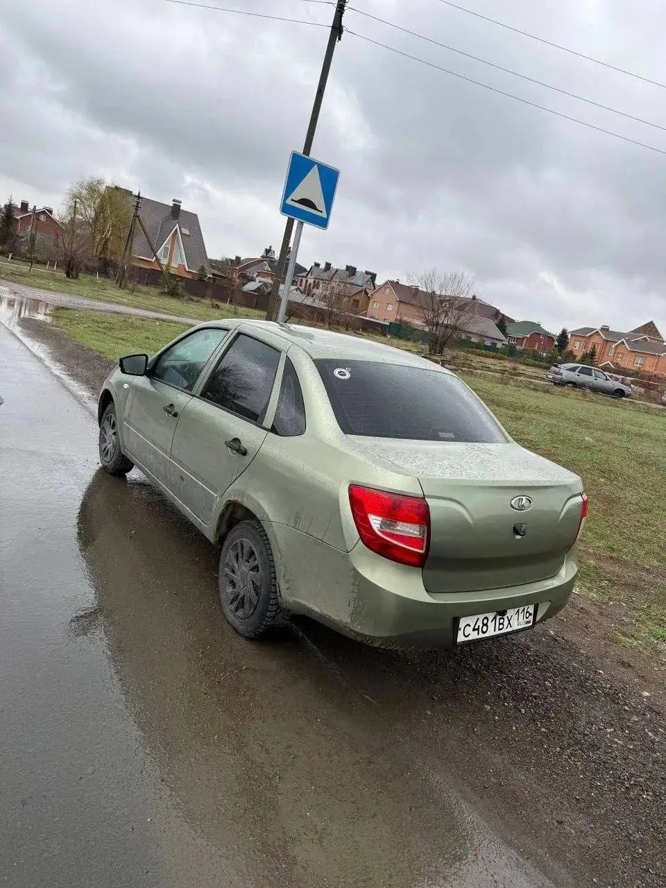 Лада Гранта 2013 - null (Авто) в Октябрьский