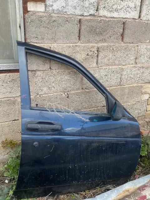 Задний багажник и пассажирская дверь на ВАЗ 2112 - частное объявление в Неизвестно