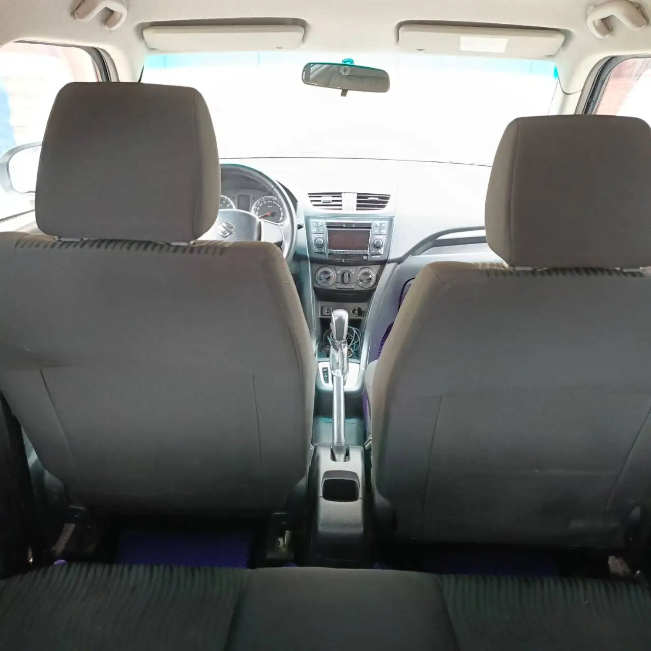 Suzuki Swift 1.2 автомат 2011 - Легковые автомобили (Авто) в Неизвестно