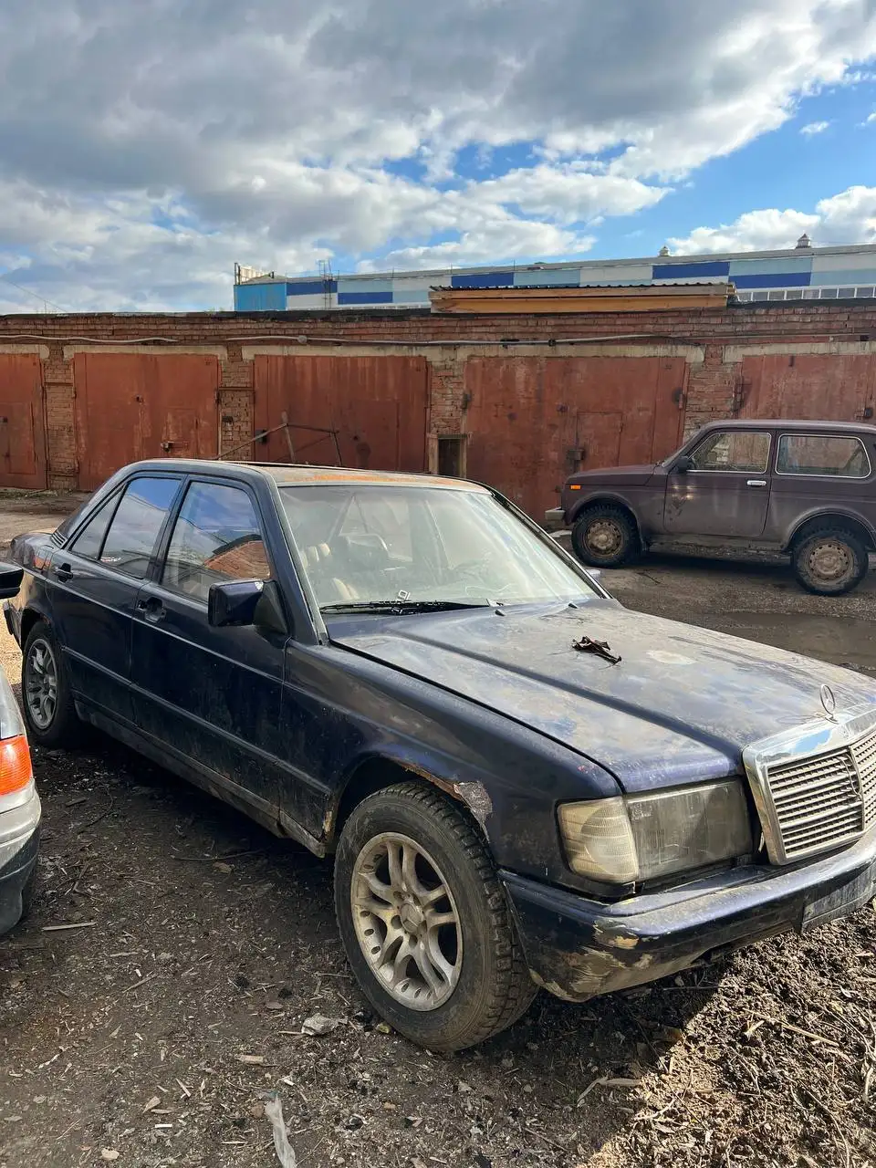 W201 Мерседес, 2.0 М111, требуется ремонт - Легковые автомобили (Авто) в Неизвестно