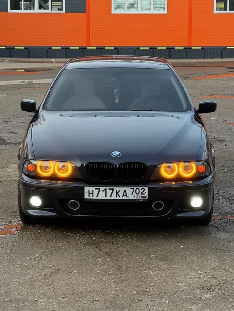 Продажа Нивы АКПП в аварии - Шины в Неизвестно