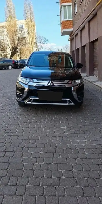 Mitsubishi Outlander 2018, 90 000 км - Легковые автомобили (Авто) в Уфа