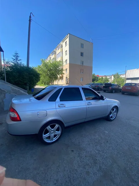 Продажа Приора 2007 года - Легковые автомобили в Неизвестно