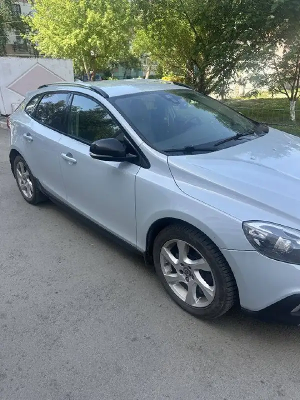 Volvo V40 Cross Country 2013 - Легковые автомобили (Авто) в Челябинск