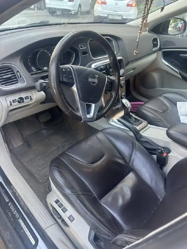Volvo V40 Cross Country 2013 - Легковые автомобили (Авто) в Челябинск