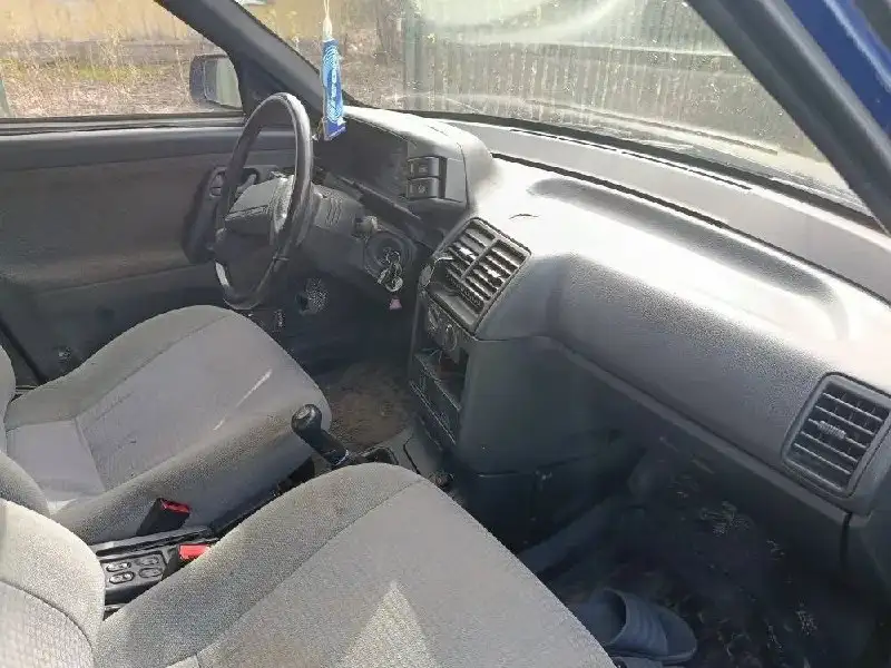 Продажа автомобиля 2003 года - Авто в Неизвестно