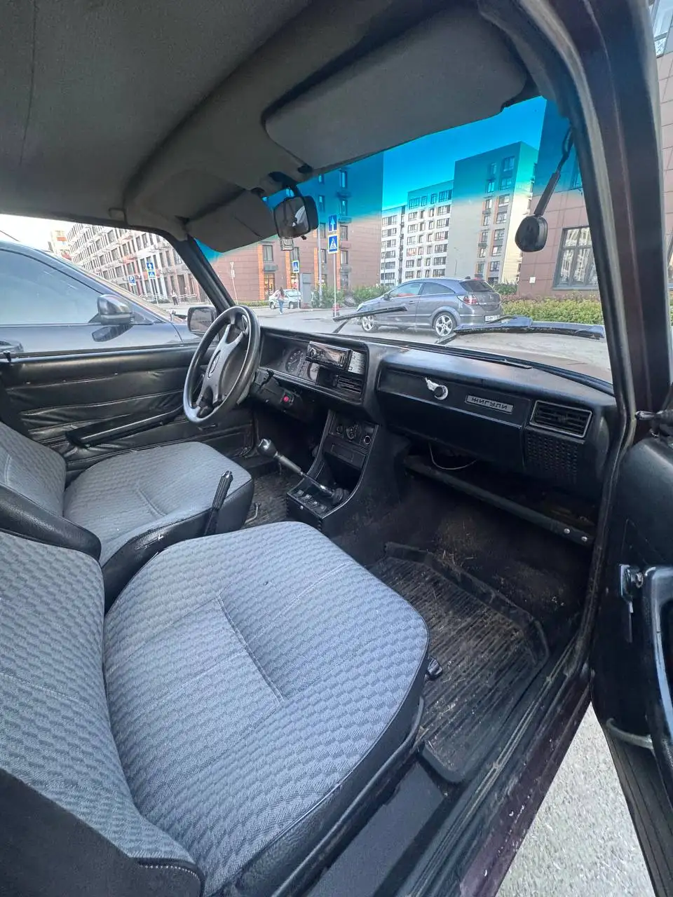 Автомобиль 2005 года - Легковые автомобили (Авто) в Неизвестно
