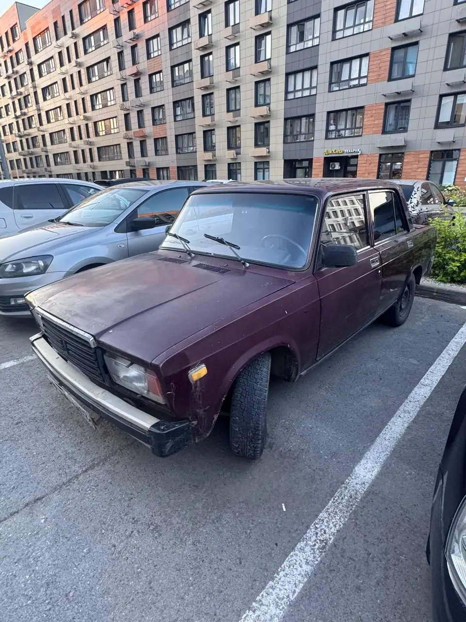 Автомобиль 2005 года - Легковые автомобили (Авто) в Неизвестно