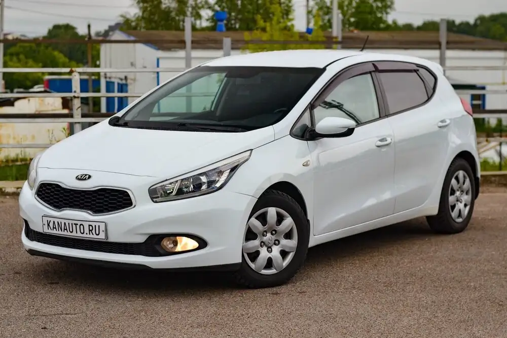 Kia Ceed 2013 - Легковые автомобили (Авто) в Канаш