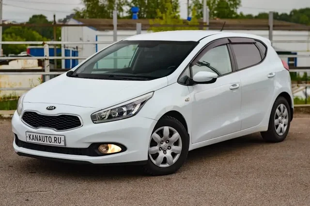 Kia Ceed 2013 - Легковой автомобиль в Канаш