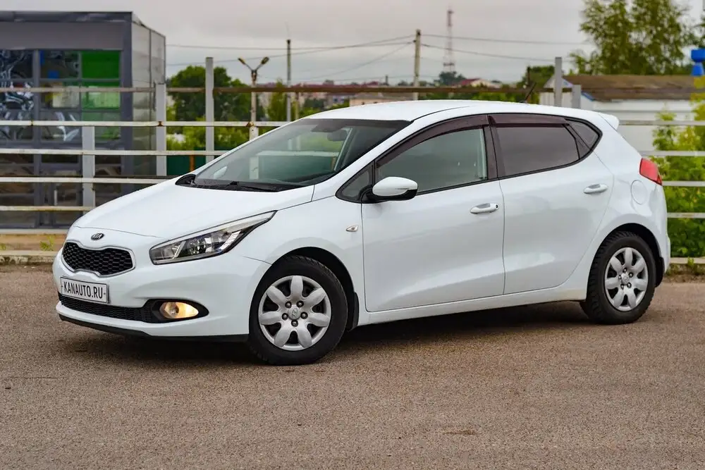 Kia Ceed 2013 - Легковые автомобили (Авто) в Канаш