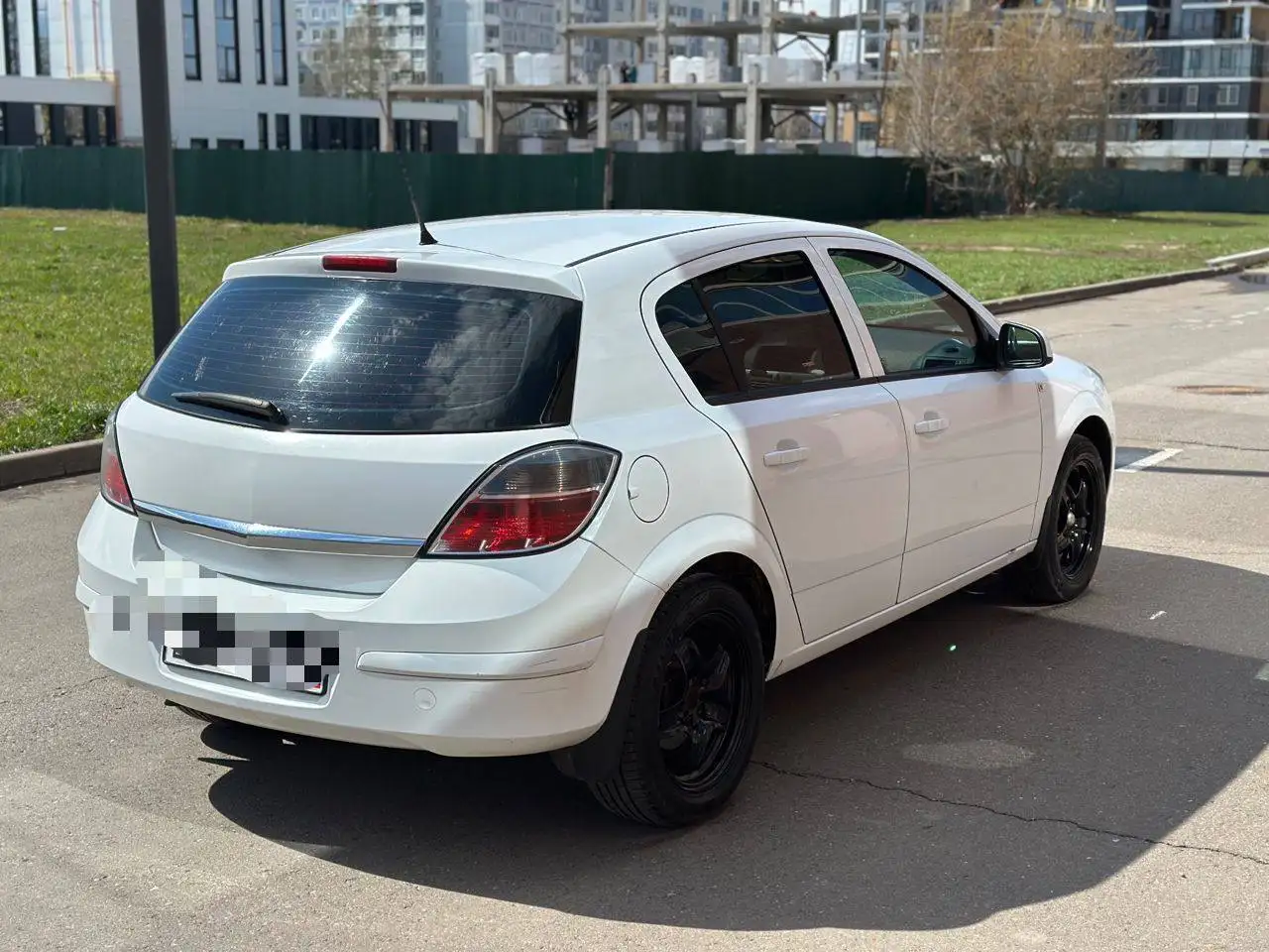 Опель Астра 2011 - Легковые автомобили (Авто) в Нижнекамск
