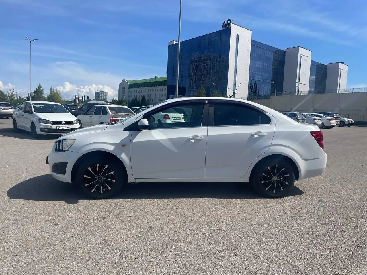 Chevrolet Aveo 2014 - Авто в Неизвестно