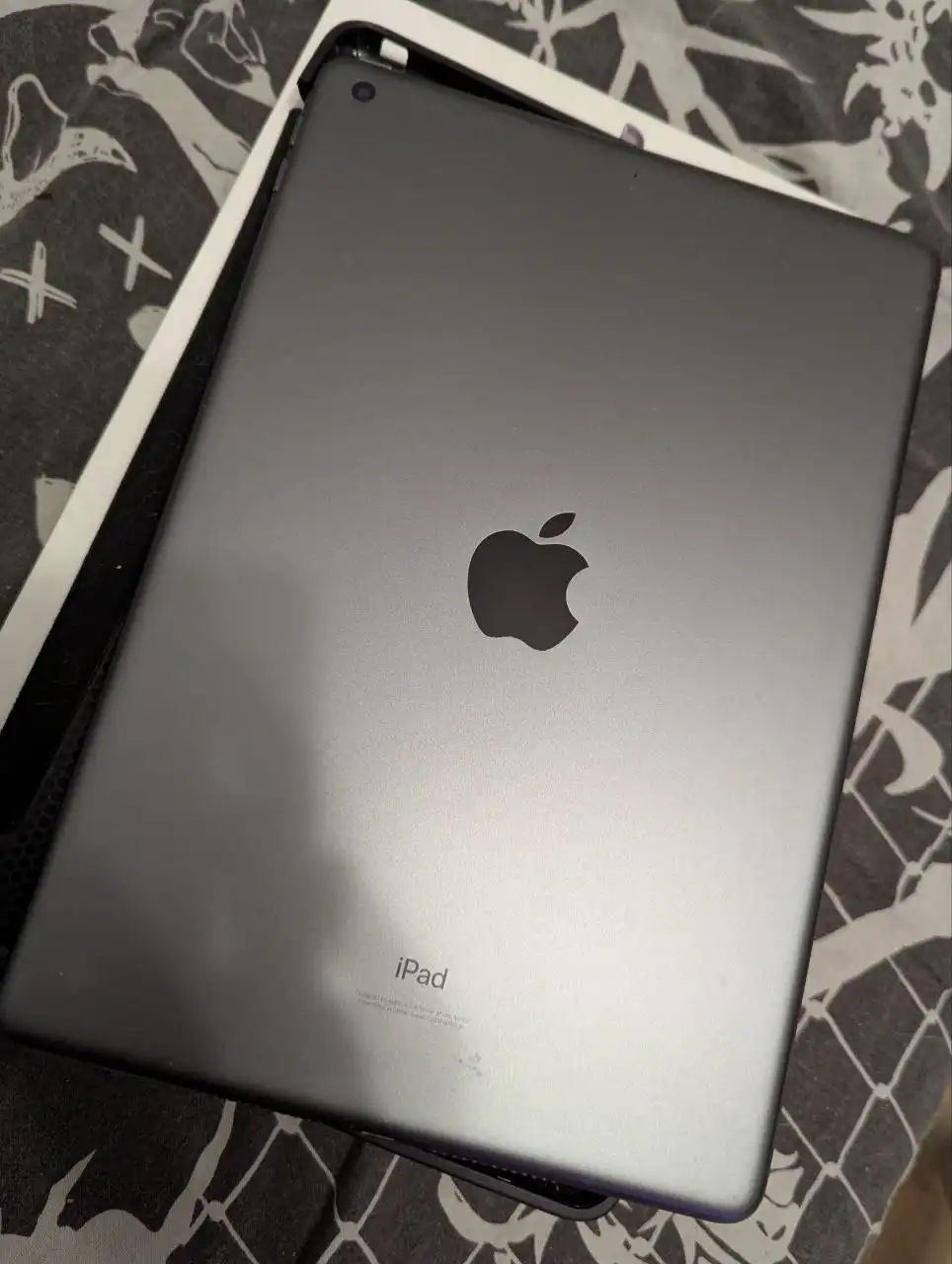 iPad 2021 Wi-Fi 64ГБ и Apple Pencil 1 - Планшеты и аксессуары (Электроника) в Ульяновск