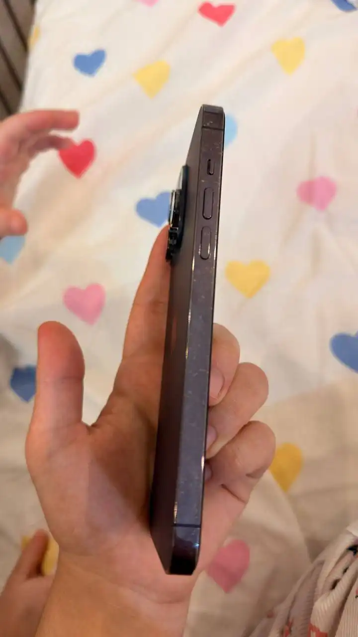 Продажа б/у чехла для Айфон 14 про Макс - Аксессуары для телефонов (Электроника) в Ульяновск