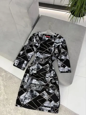 Платье плотный трикотаж размер 48/50 - Головные уборы в Ульяновск