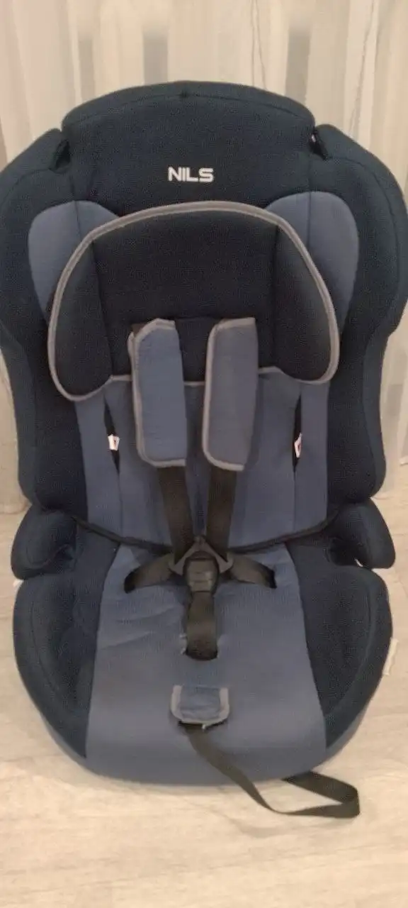 Автокресло 9-36 в хорошем состоянии - Автокресла (Товары для детей) в Ульяновск