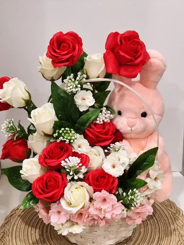 Композиция из мыльных роз и плюшевой Зайки в корзине - Ювелирные изделия в Ульяновск