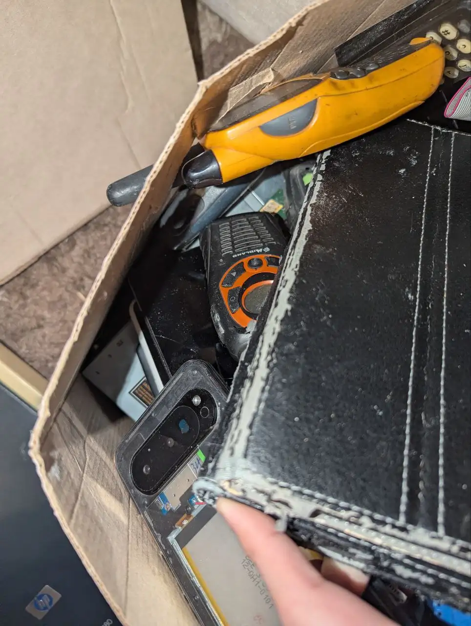 Продам лот техники: планшеты, телефоны, комплектующие для ПК, наушники, рации, повербанки - Электроника в Ульяновск