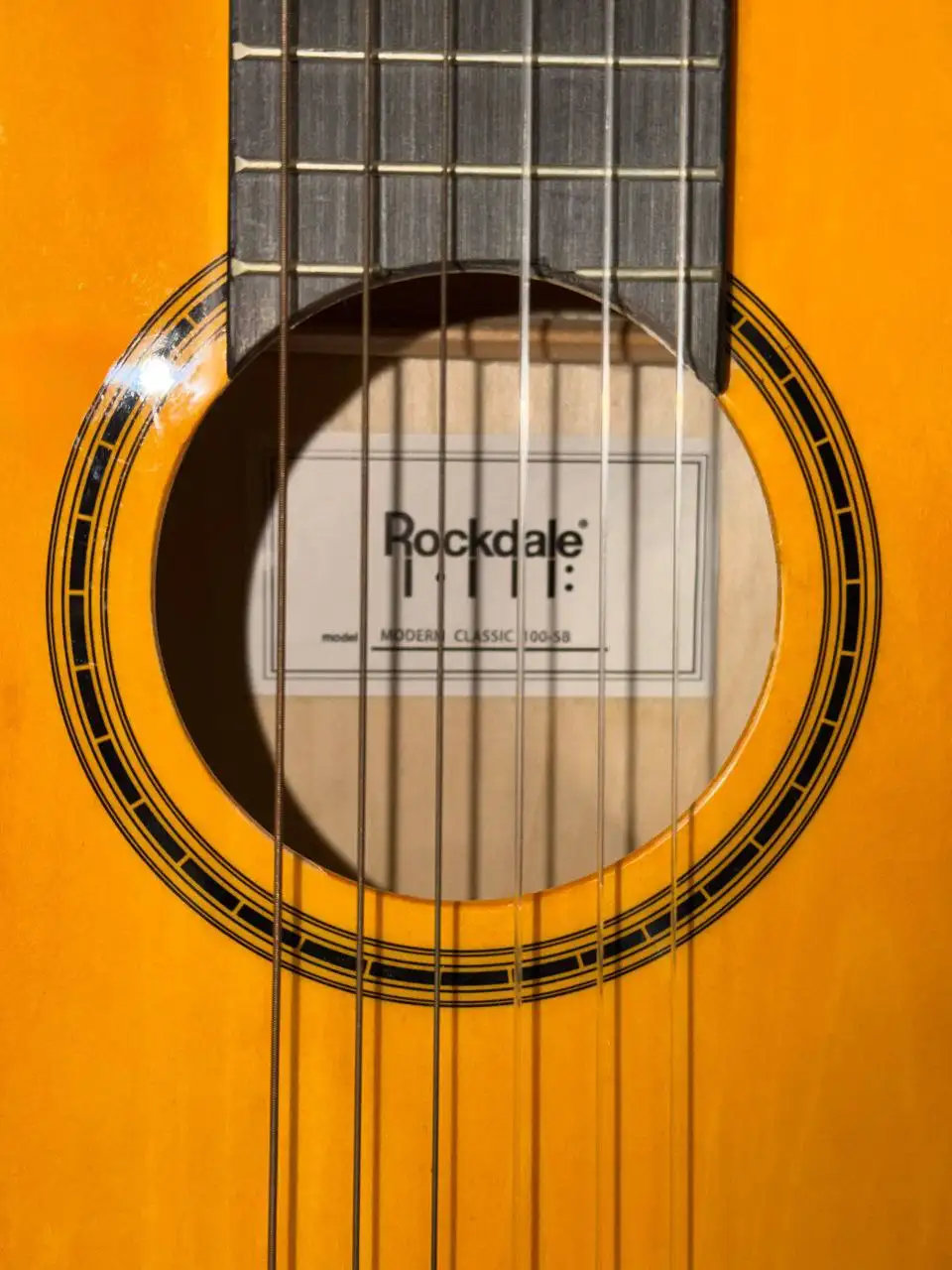 Продам почти новую гитару с чехлом - Музыкальные инструменты (Хобби и отдых) в Ульяновск