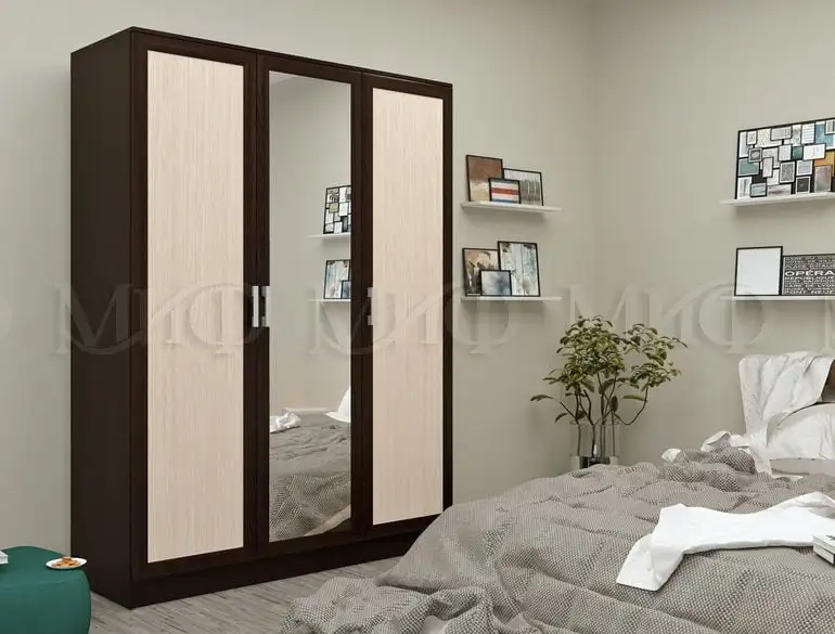 Шкаф трехстворчатый с зеркалом - Мебель (Для дома и дачи) в Ульяновск