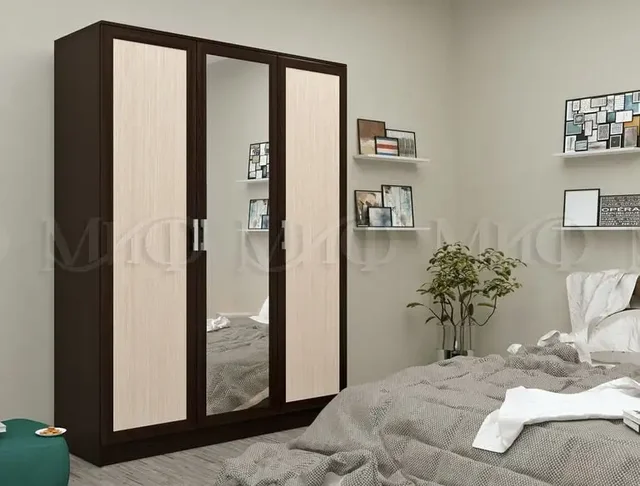 Шкаф трехстворчатый с зеркалом - Для дома и дачи в Ульяновск