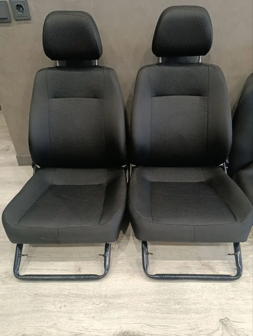 Продам комплекты сидений для Lada Priora - Запчасти (Авто) в Ульяновск