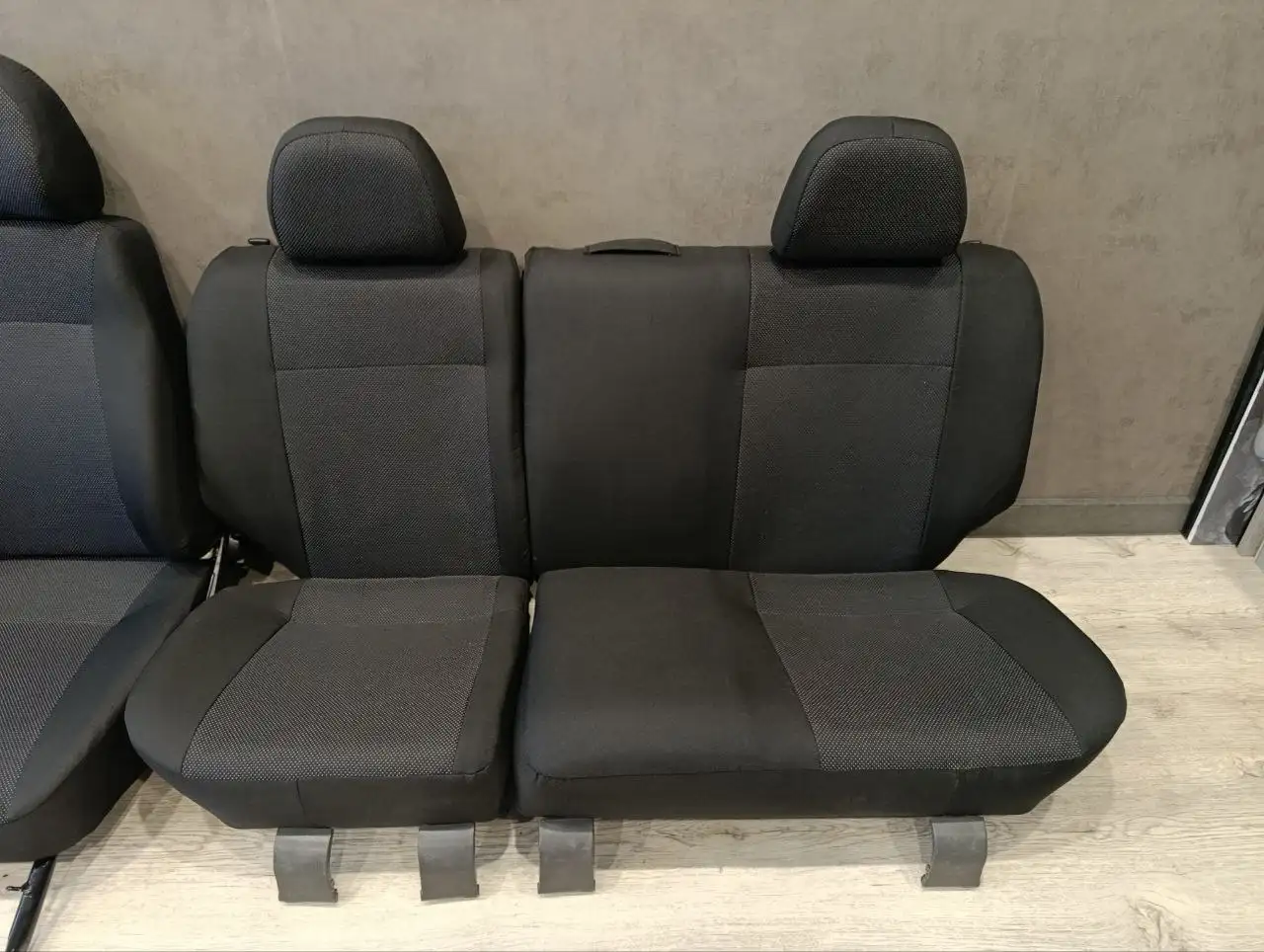 Продам комплекты сидений для Lada Priora - Запчасти (Авто) в Ульяновск