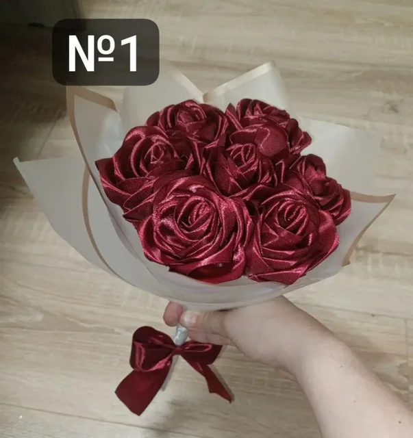 Букеты из атласных роз - Прокат костюмов в Ульяновск