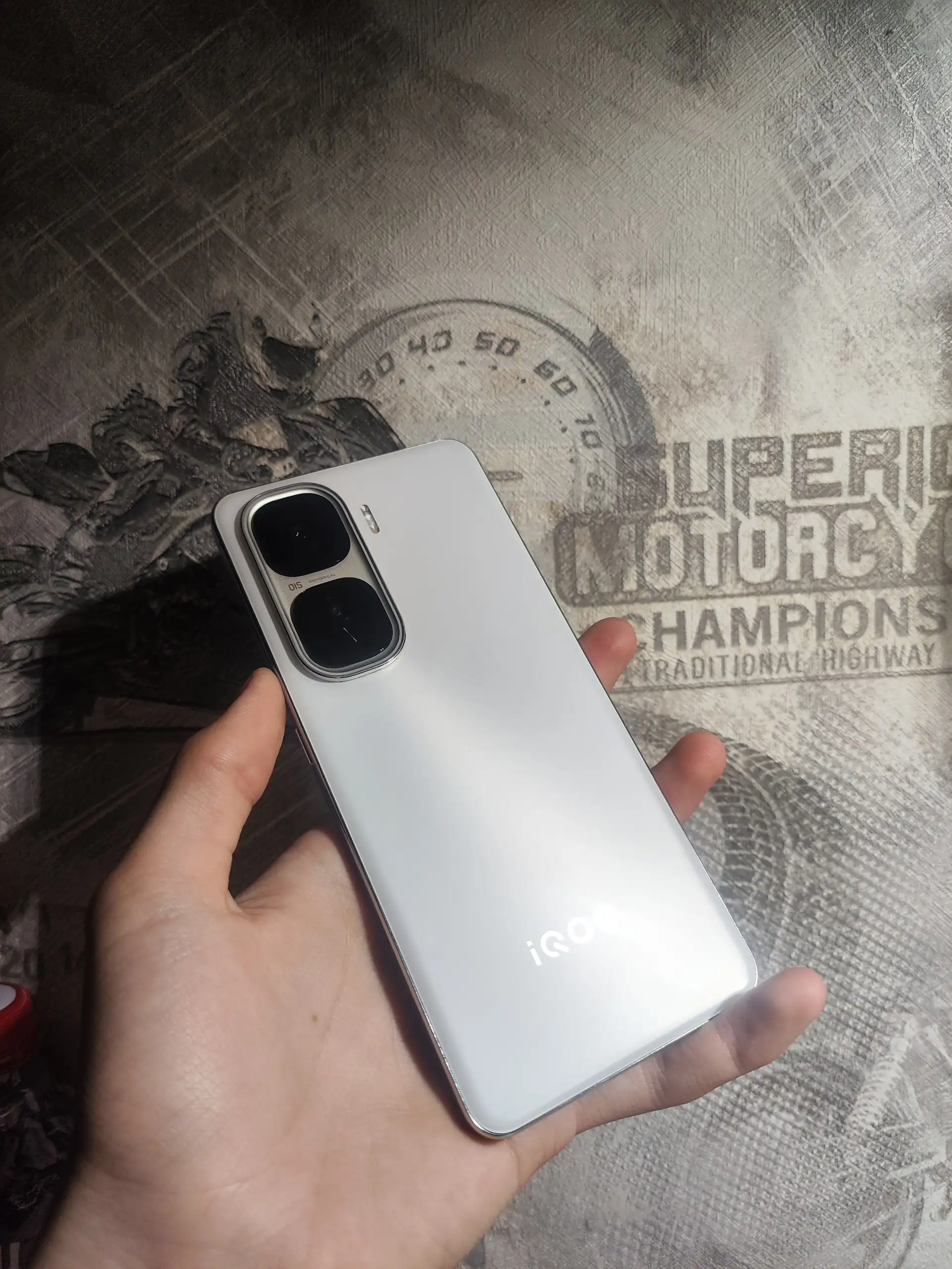 Продам Vivo iQOO Neo 10 256GB - Смартфоны (Электроника) в Ульяновск