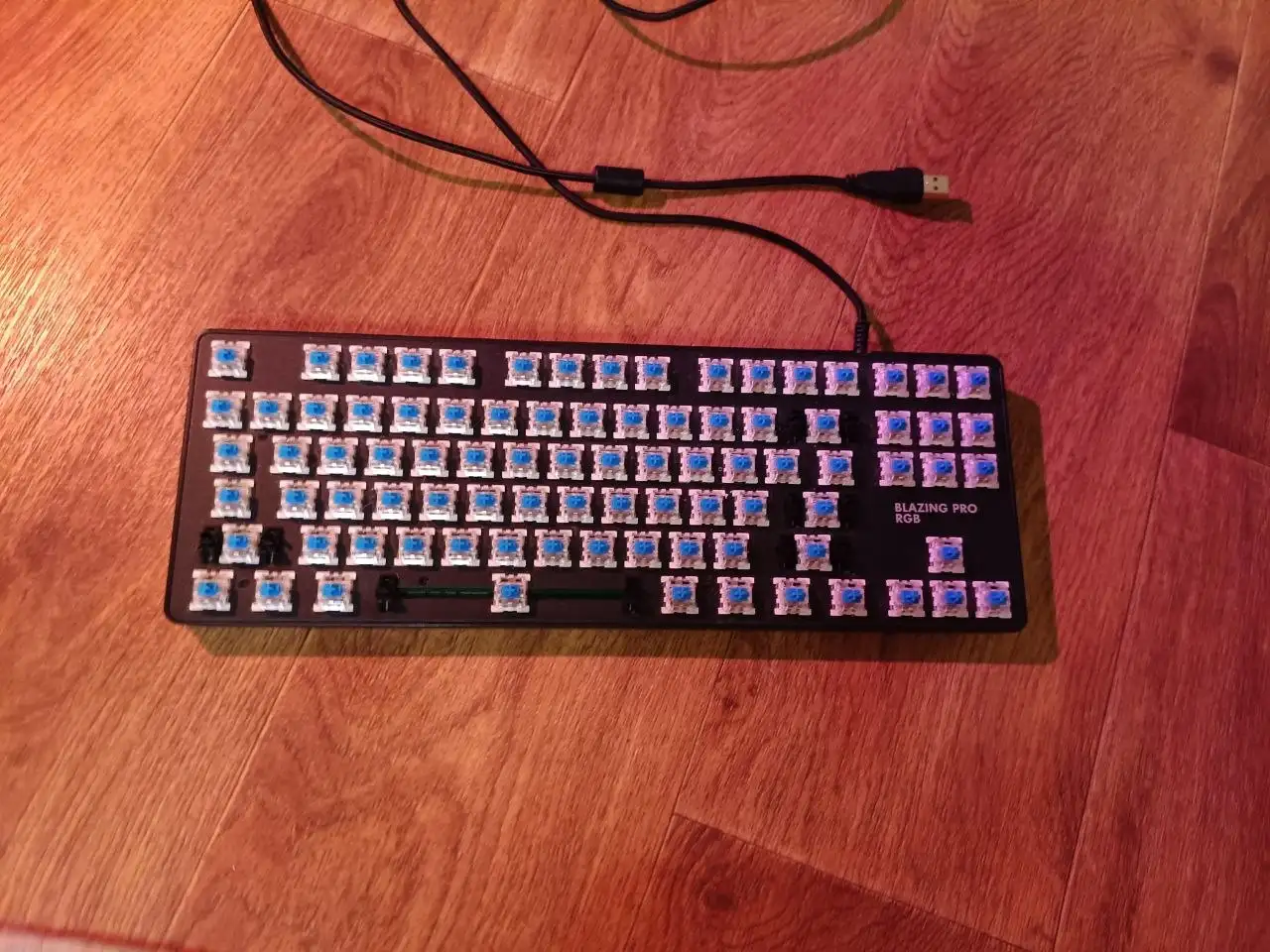 Продам механическую клавиатуру DEXP BLAZING PRO RGB - Клавиатуры и мыши (Электроника) в Ульяновск