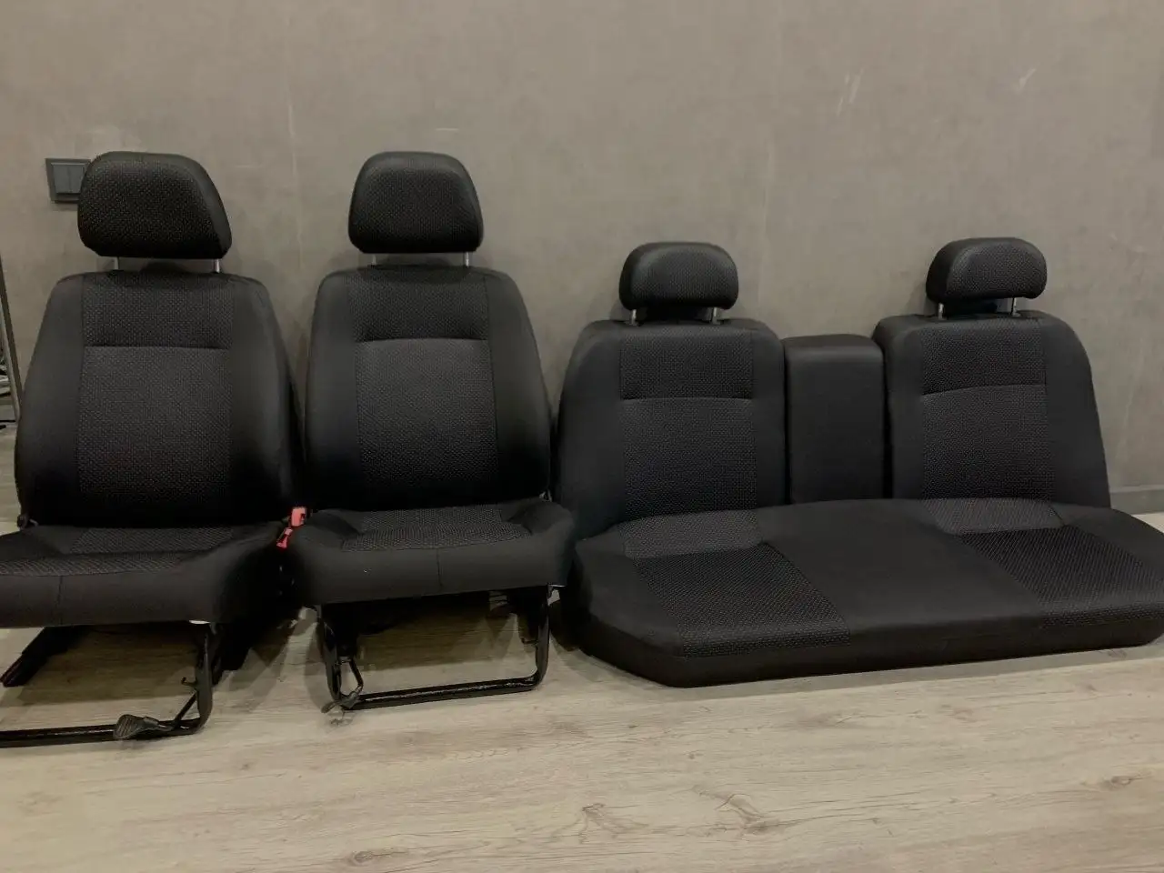 Продам комплекты сидений для автомобилей ВАЗ - Запчасти и аксессуары (Авто) в Ульяновск