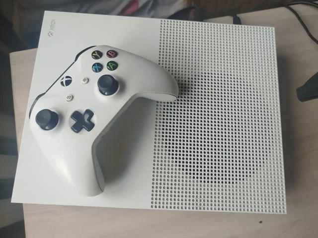Xbox One S с монитором - частное объявление в Ульяновск
