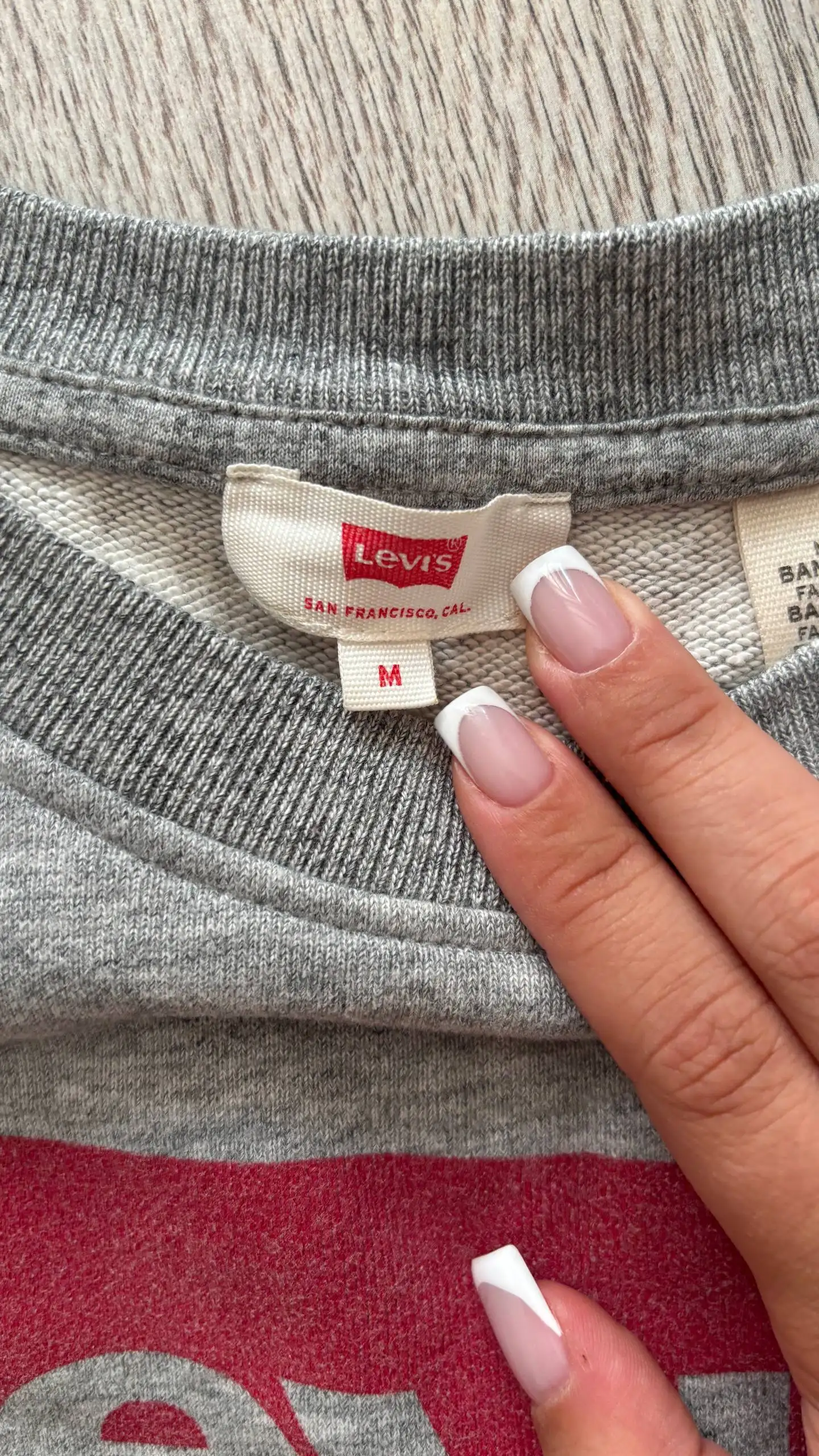 Толстовка женская Levi’s размер M - Толстовки (Одежда) в Ульяновск