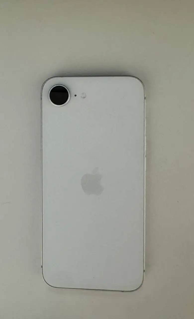 Новый iPhone 17e 256 ГБ белый - Мобильные телефоны (Электроника) в Ульяновск