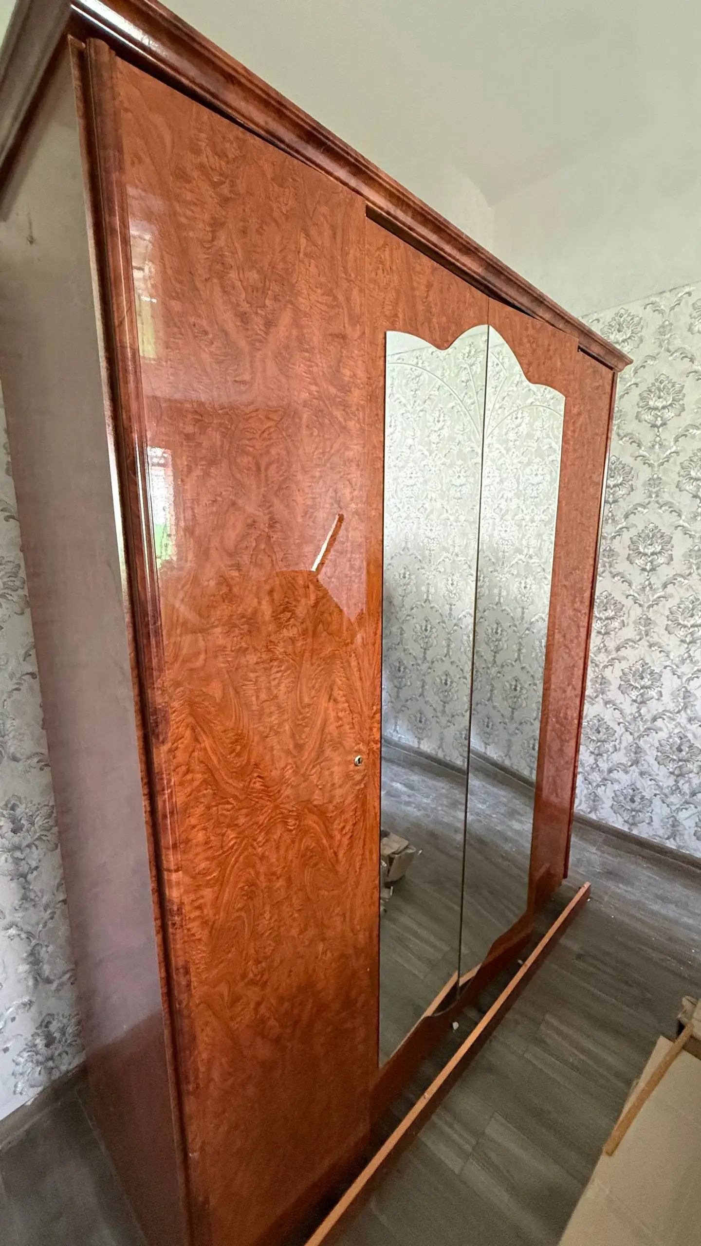 Продам спальный гарнитур б/у - Спальни и гарнитуры (Для дома и дачи) в Ульяновск