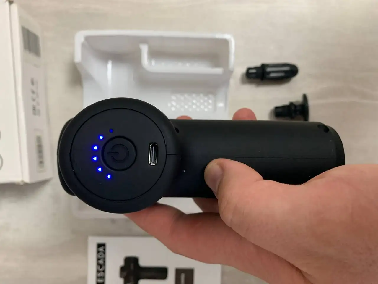 Продам новый перкуссионный массажер ESCADA ES-M02 и электробритву Xiaomi S301 - Массажеры и бритвы (Электроника) в Ульяновск