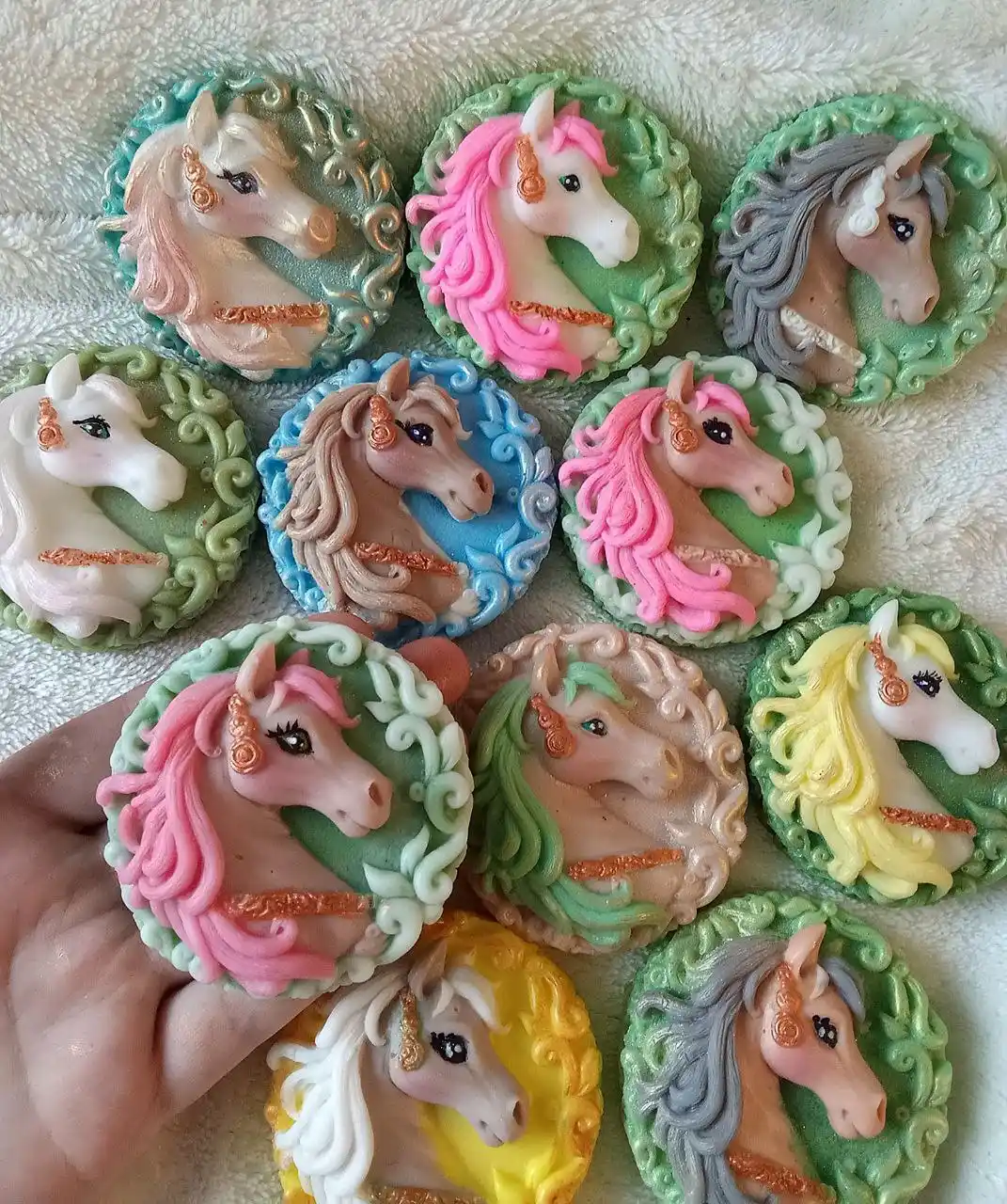 Новогоднее мыло ручной работы в форме лошадок